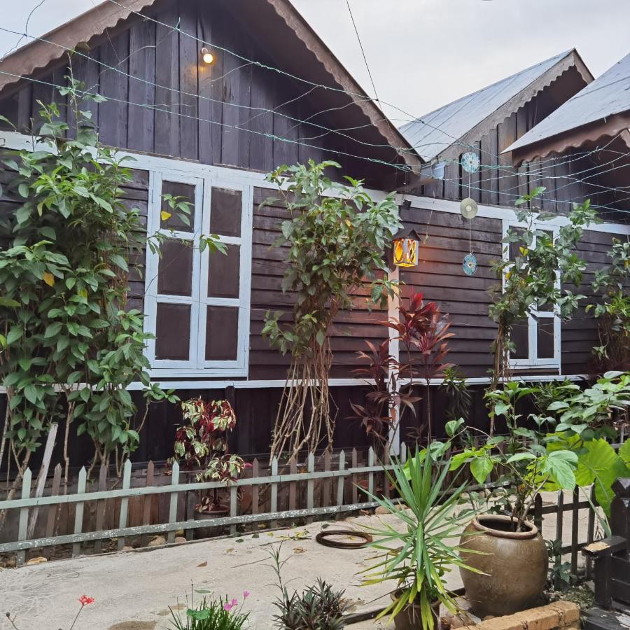 ホテルMykampung Chalet イポー エクステリア 写真