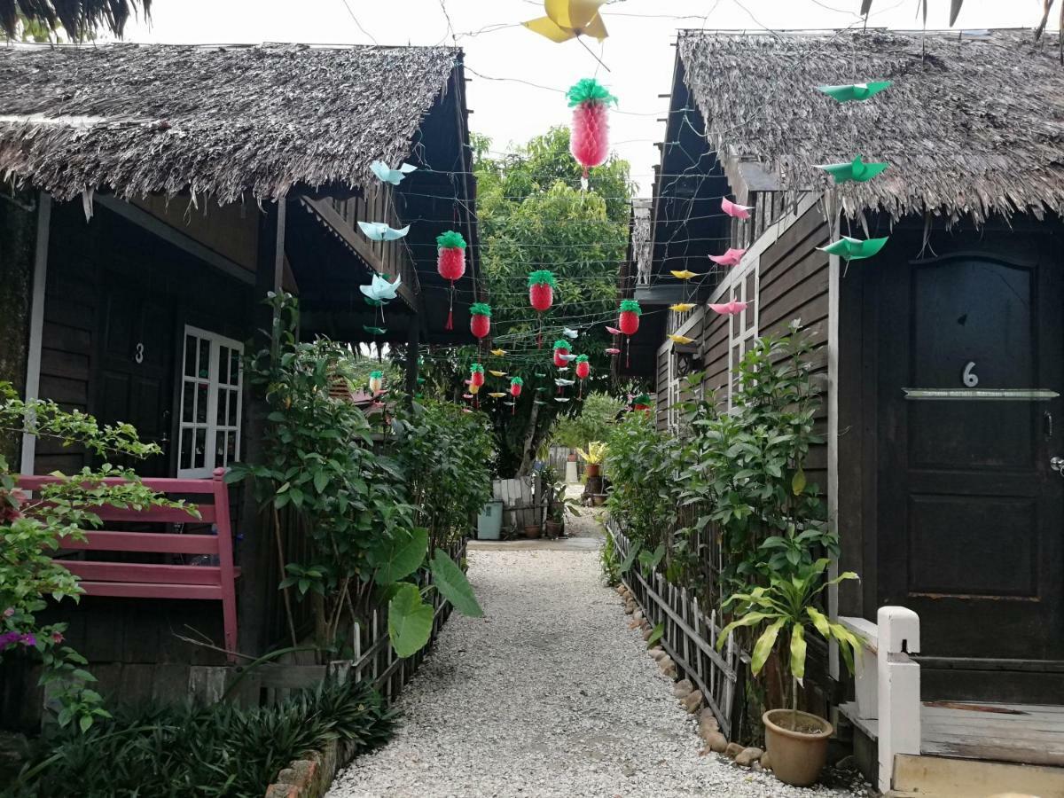 ホテルMykampung Chalet イポー エクステリア 写真